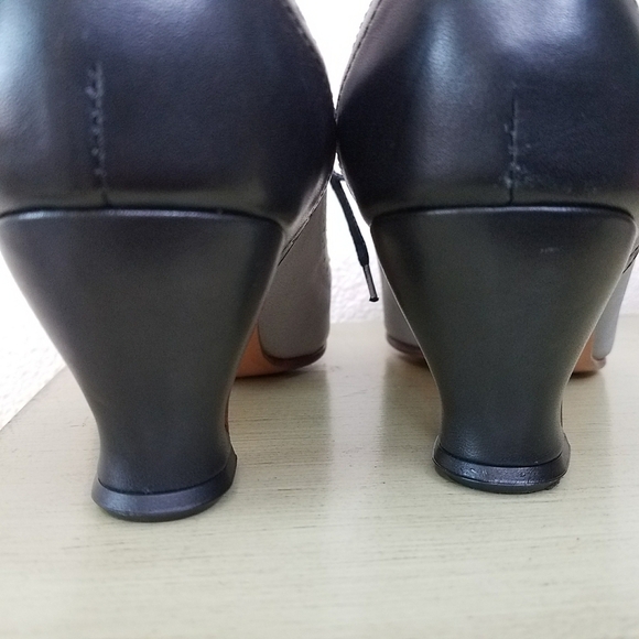 John Fluevog Wonders Lyra Brogue Lace-Up Pump - Picture 7 of 13